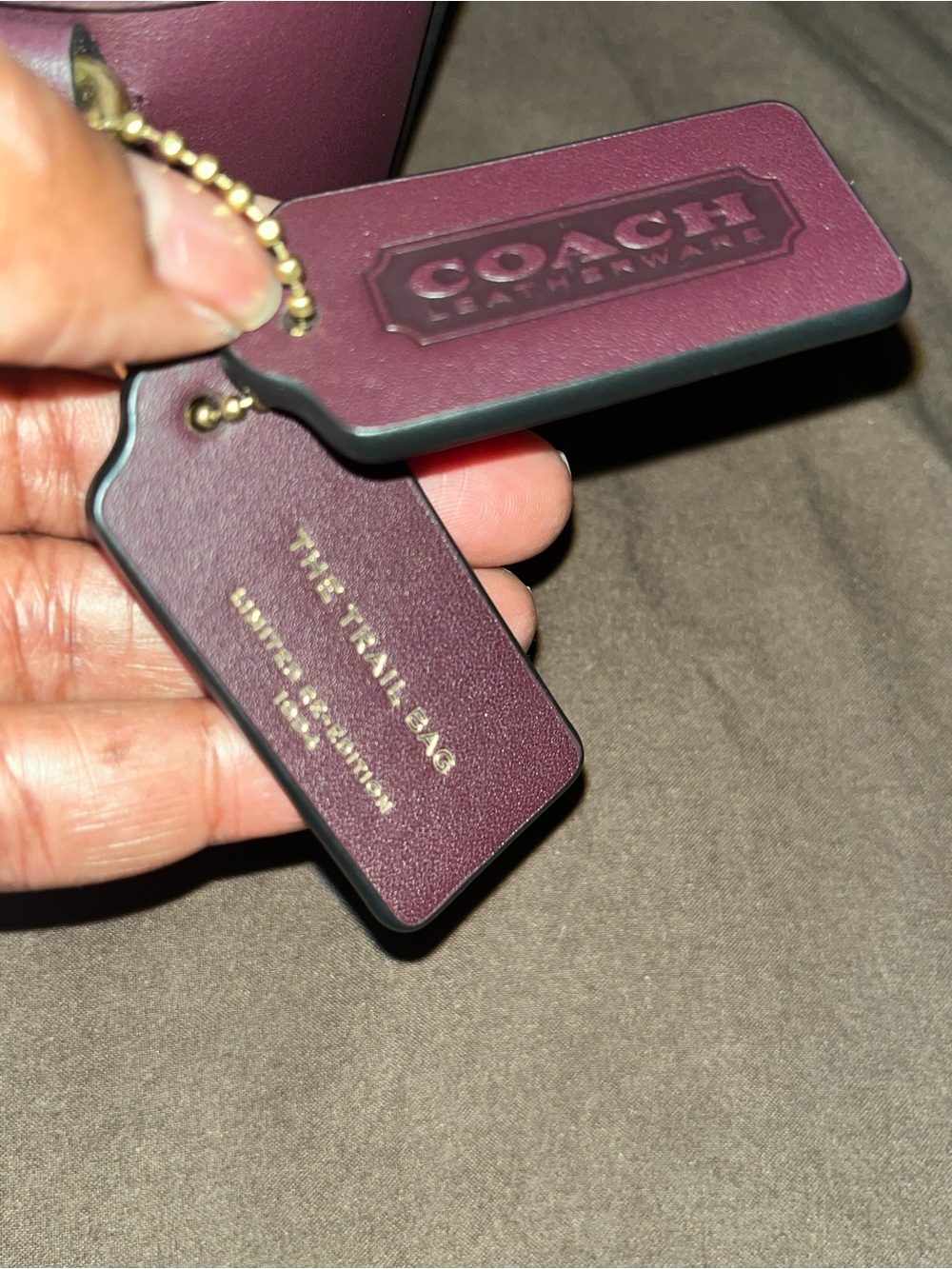 Coach Leather regular size Trail Bag in Merlot. - Picture 5 of 10